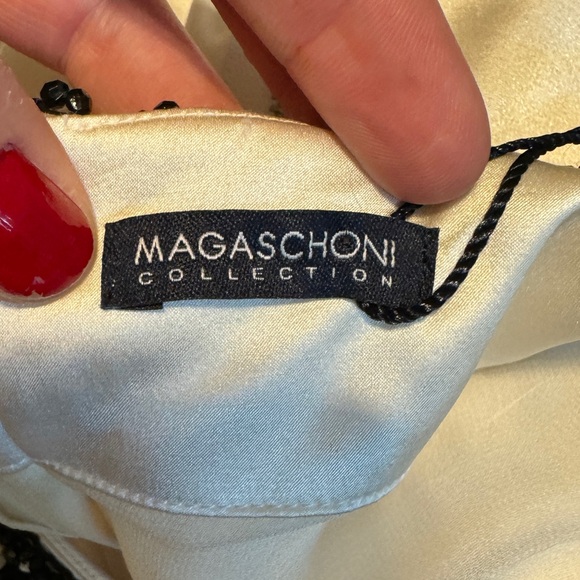 MAGASCHONI Collection Embellished Ivory Tank Blouse size 4 - Picture 6 of 7